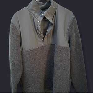 Under Armour Gray Fleece Pullover